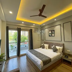 Serviced Luxury With Kitchenette & Balcony At Sector 45 Hotel Gurgaon